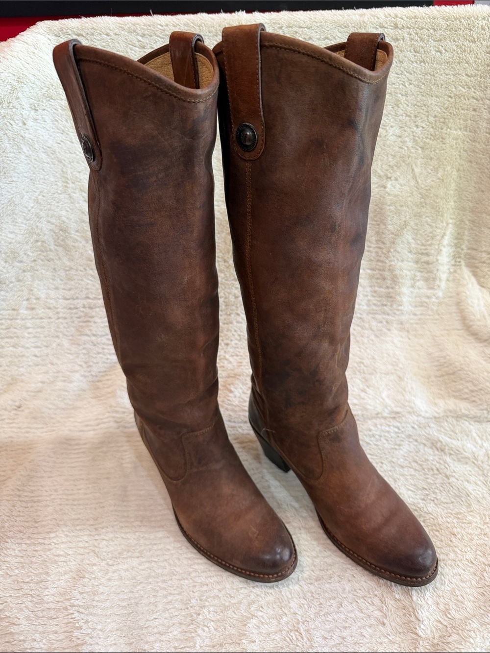 Frye Women's Brown Knee Leather Boots.